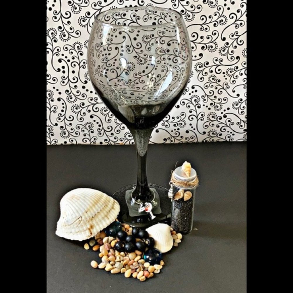 Caviar black eggs inspired smoke Wine glass set